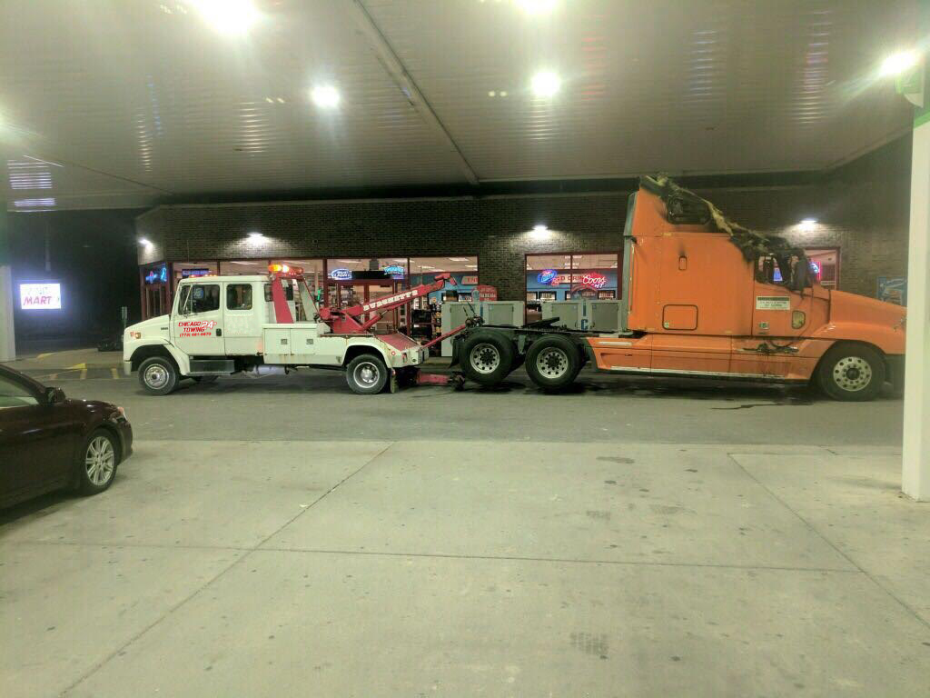 Emergency Heavy Duty Towing Service in Chicago